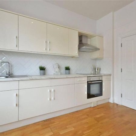 Luxury 3 Bed Apartment - Huge Outdoor Terrace & Amazing Transport Links Londra Dış mekan fotoğraf